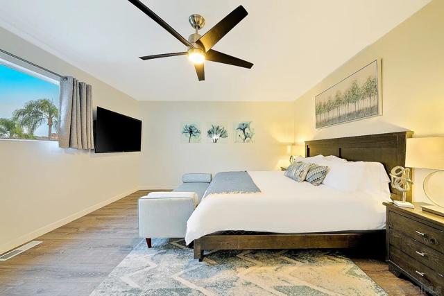 965 Rosecrans St, San Diego CA: https://media.crmls.org/mediaz/29914500-1fa5-46c6-bed0-7a68d879029a.jpg