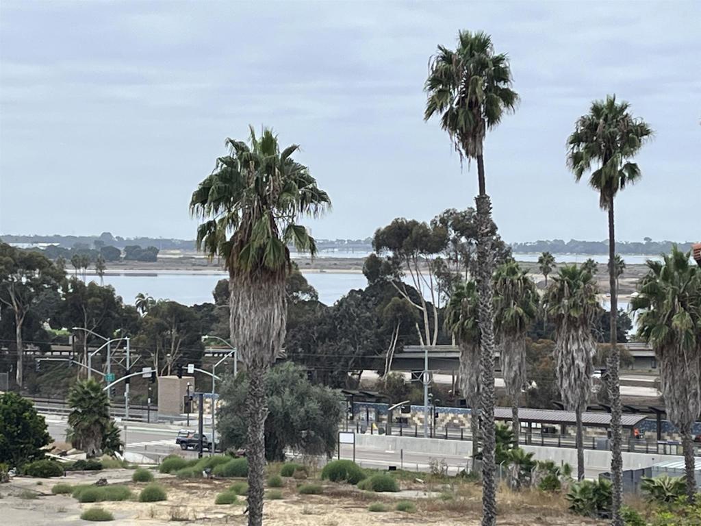 2540 Clairemont Dr - photo 3