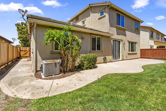 1420 Cielo Vista Lane, Gilroy CA: https://media.crmls.org/mediaz/2991f015-cef3-4708-9d33-72354c9432a5.jpg