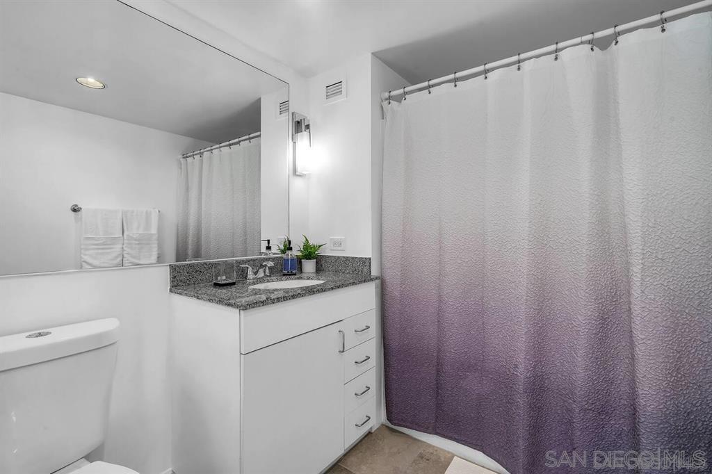 425 W Beech St - photo 20