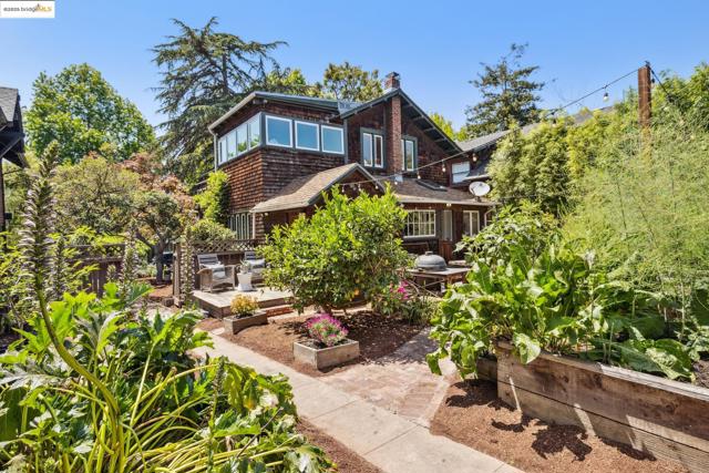 3019 Benvenue Ave, Berkeley CA: https://media.crmls.org/mediaz/299321f1-ca2d-4ac1-a51a-9ace88f88052.jpg