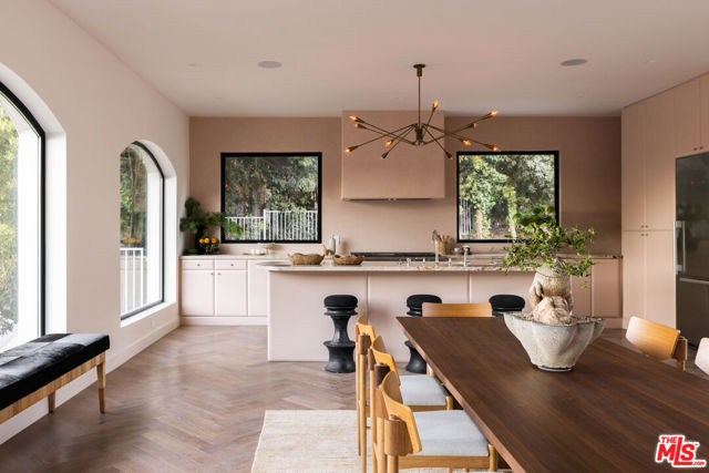 3546 Weslin Avenue, Sherman Oaks CA: https://media.crmls.org/mediaz/2993703f-a201-430d-84dc-0fc354ccd7eb.jpg