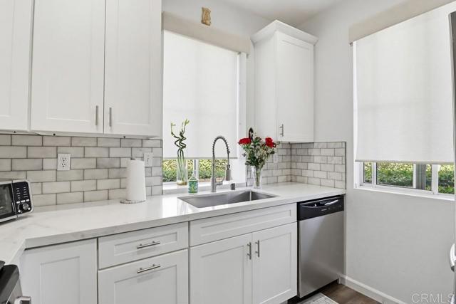 Detail Gallery Image 10 of 27 For 11452 via Rancho San Diego #197,  El Cajon,  CA 92019 - 2 Beds | 2 Baths