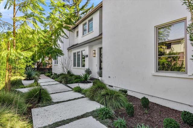 2101 Valparaiso Avenue, Menlo Park CA: https://media.crmls.org/mediaz/2993e35f-70bf-4afe-a0e0-b06808828ddb.jpg