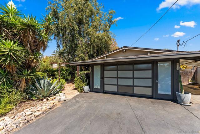 1767 Wind River Road, El Cajon CA: https://media.crmls.org/mediaz/299518ab-b249-40c8-a186-fb1fb9abd44c.jpg