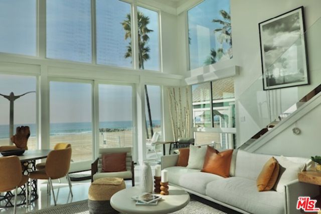 2419 Ocean Front Walk, Venice CA: https://media.crmls.org/mediaz/29951a48-a4cd-4b30-be1e-b3b9c2021393.jpg