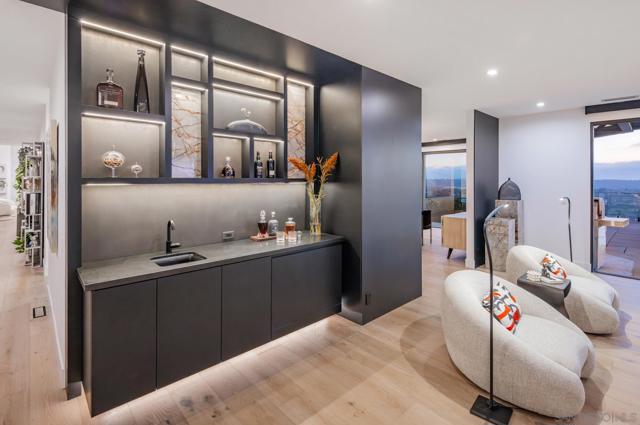 3240 Piragua St, Carlsbad CA: https://media.crmls.org/mediaz/2995a696-dc1c-449a-9c01-20e13a2e0e4b.jpg