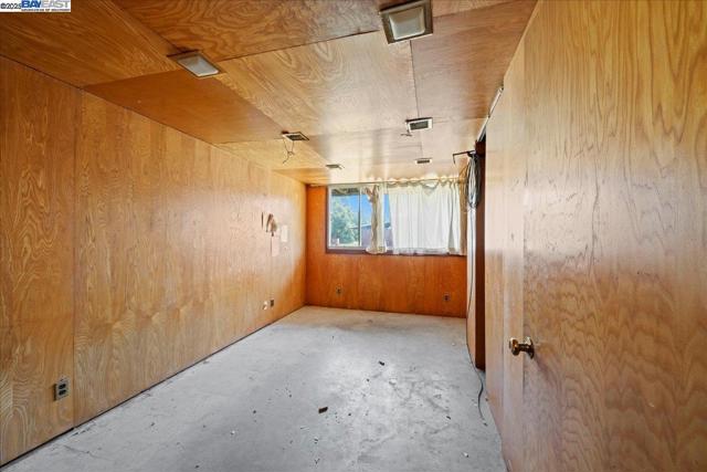 6400 Mines Rd, Livermore CA: https://media.crmls.org/mediaz/2995c006-3682-4d59-bb46-0cde689db440.jpg