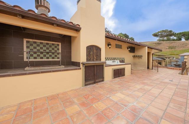 10883 Assisi Way, Salinas CA: https://media.crmls.org/mediaz/29969148-a0a7-4099-b5de-a3428a5e0c2b.jpg