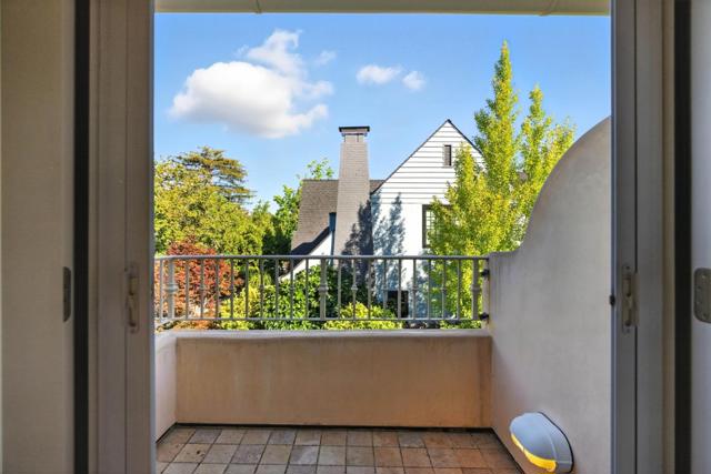 1630 Portola Avenue, Palo Alto CA: https://media.crmls.org/mediaz/29970bb9-9583-44d6-a6e7-e2c6c2e82ffc.jpg