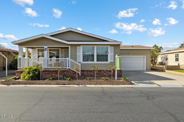 Detail Gallery Image 1 of 45 For 139 Dickens Cir #139,  Ventura,  CA 93003 - 3 Beds | 2 Baths