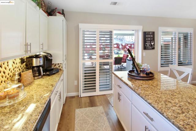 3050 Browning Ct, Brentwood CA: https://media.crmls.org/mediaz/29982338-473a-454b-b2ad-18df9fe92cdf.jpg