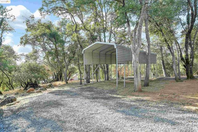 16096 Parkridge Ave, Sonora CA: https://media.crmls.org/mediaz/29985e14-f6aa-46ca-b372-7e3231ff34a0.jpg