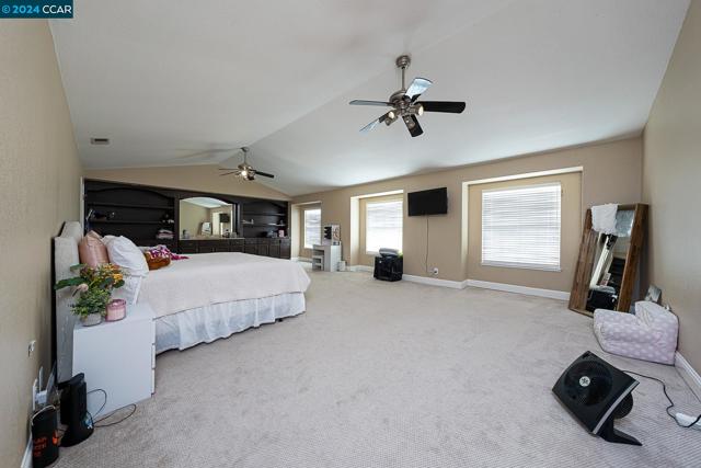 Image 32 of 60 For 56 Dunbarton Ct