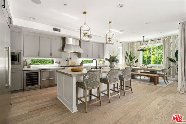 Image 5 of 39 For 11813 Woodbine Avenue