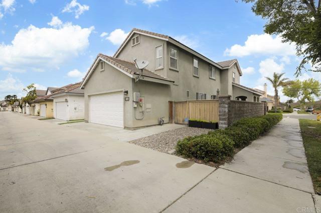 1444 Wooden Valley Street, Chula Vista CA: https://media.crmls.org/mediaz/2998e2df-9277-4dc7-b52c-6ee522d39def.jpg