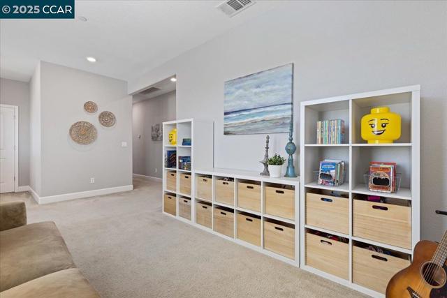 2097 Salice Way, Brentwood CA: https://media.crmls.org/mediaz/2999f465-4b2b-48fb-b976-a48cd334c962.jpg