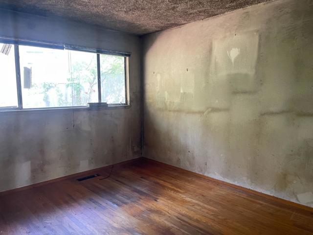 1107 Mason Drive, Pacifica CA: https://media.crmls.org/mediaz/299a14f6-4fbc-4a84-ba2c-69d8f337906c.jpg