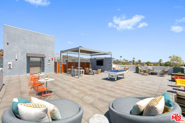 1001 N FAIRFAX Avenue, West Hollywood CA: https://media.crmls.org/mediaz/299a4958-5063-4dac-b18e-fc20b5d59562.jpg
