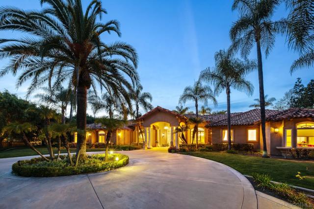 18050 Rancho La Cima Corte, Rancho Santa Fe CA: https://media.crmls.org/mediaz/299ab3a7-faae-456c-a980-57602806b9f4.jpg