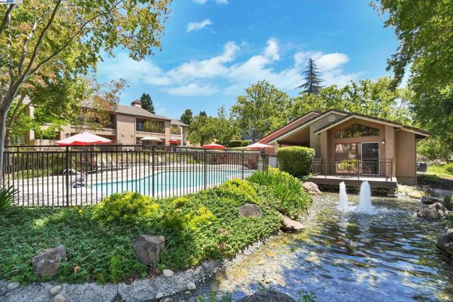 246 Canyon Woods Way, San Ramon CA: https://media.crmls.org/mediaz/299ac667-ac58-4ddb-90bc-7fece0350de9.jpg