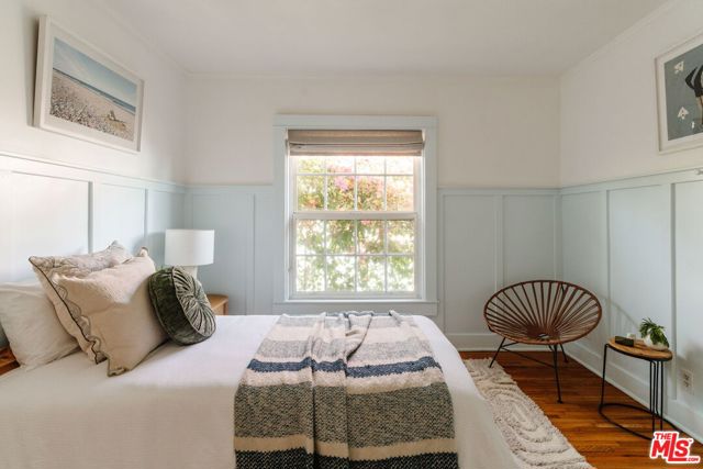 5421 Stratford Road, Los Angeles CA: https://media.crmls.org/mediaz/299bbbf0-bec5-43c8-9383-c0b3c90ff750.jpg