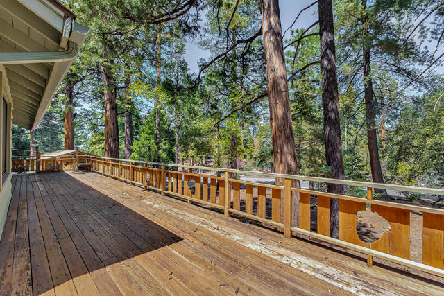52551 Pine Ridge Road, Idyllwild CA: https://media.crmls.org/mediaz/299be141-25b7-49e9-8323-43719941f997.jpg
