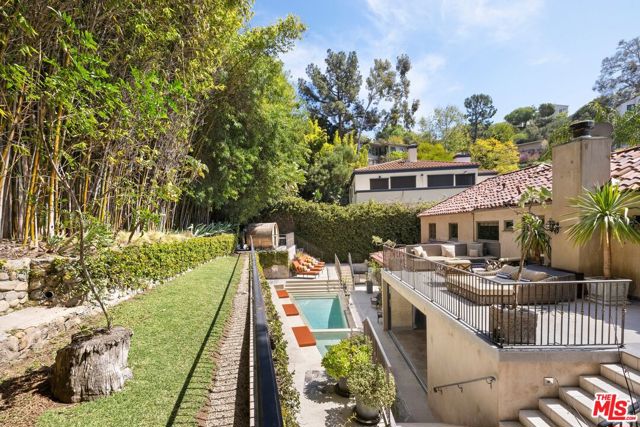 3300 N Knoll Drive, Los Angeles CA: https://media.crmls.org/mediaz/299c6de9-42b4-4ce7-b321-88e8c6ae5bf1.jpg