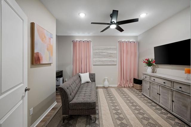 42811 Torno Place, Indio CA: https://media.crmls.org/mediaz/299ca322-8b8f-43a3-8be8-4429e4be447b.jpg