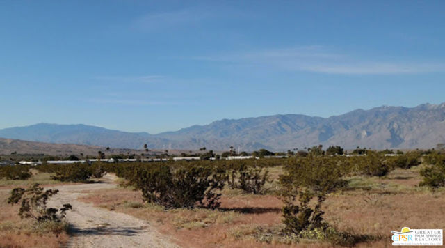 69490 Parkside Drive, Desert Hot Springs CA: https://media.crmls.org/mediaz/299cc5b6-7292-48ed-a08a-e1045a996b56.jpg