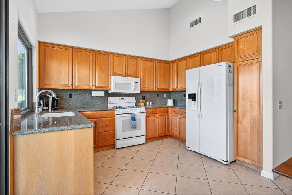 MLS #219138545DA image #10