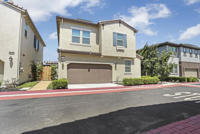 1205 S Ross Ct, Mountain House CA: https://media.crmls.org/mediaz/299dd9aa-7721-4b20-92fb-8ac625001dd4.jpg