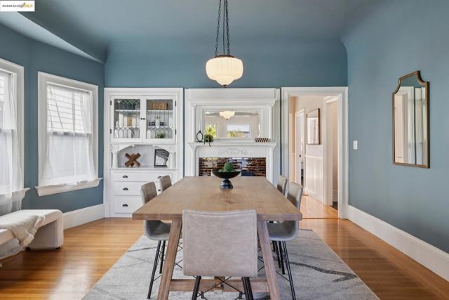 737 61st St, Oakland CA: https://media.crmls.org/mediaz/299df392-8dbe-48d0-930f-5be83a8f1988.jpg