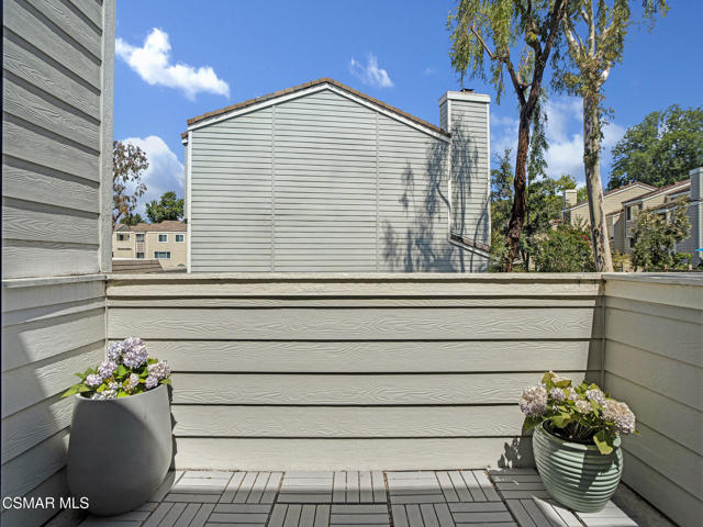 1206 S Westlake Boulevard, Westlake Village CA: https://media.crmls.org/mediaz/299f245a-3efc-47a5-9a49-8701e18a8799.jpg