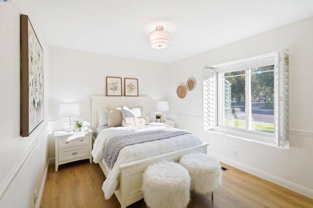 3211 Harvey Ct, Pleasanton CA: https://media.crmls.org/mediaz/299f2ec5-b52f-4b23-9f62-92de8282670b.jpg