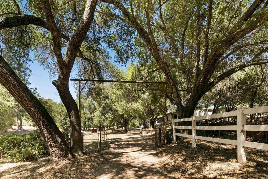 15426 Vali Hai Rd - photo 4