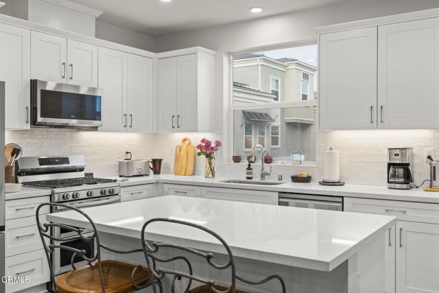 Detail Gallery Image 17 of 55 For 745 Winchester Dr, Oxnard,  CA 93036 - 4 Beds | 3/1 Baths