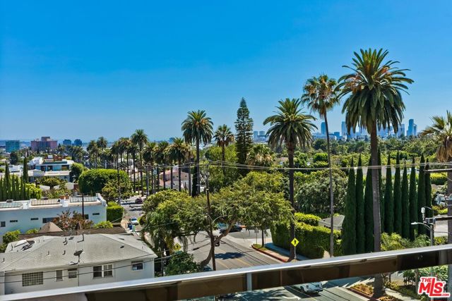 838 Doheny Drive, West Hollywood, California 90069, 2 Bedrooms Bedrooms, ,2 BathroomsBathrooms,Condominium,For Sale,Doheny,24422655