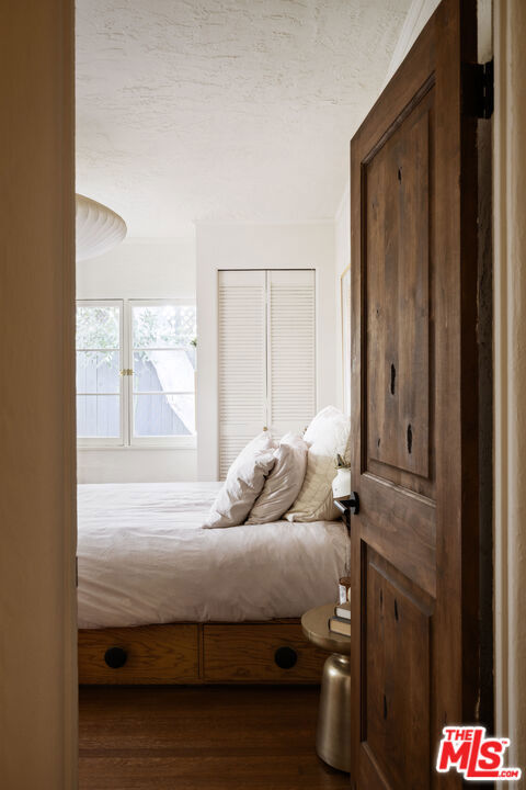 1012 Superba Avenue, Venice CA: https://media.crmls.org/mediaz/29a108d8-2486-41a1-b61e-6334a3f488f3.jpg