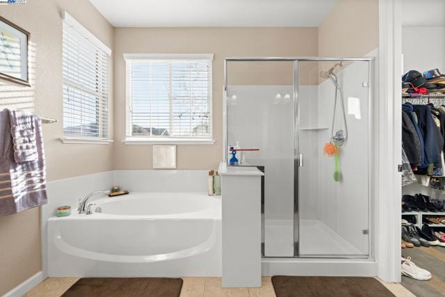 248 Alta St, Brentwood CA: https://media.crmls.org/mediaz/29a14613-76f4-4e6c-8272-df498d11a024.jpg