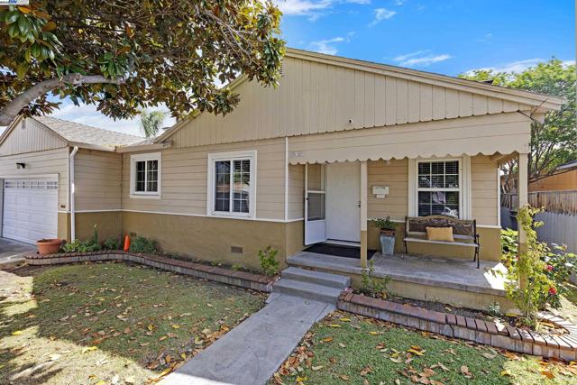 15028 Grenda St, San Leandro CA: https://media.crmls.org/mediaz/29a14ec5-450e-47a3-9c35-c1cd2a16491f.jpg