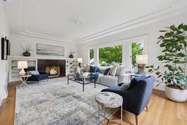 6040 LAWTON AVENUE, Oakland CA: https://media.crmls.org/mediaz/29a1a29d-748e-402f-89d0-1a172c7468c0.jpg