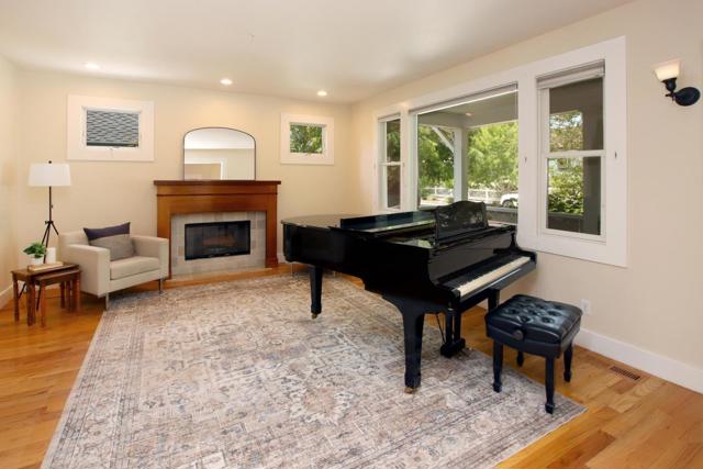510 Windham Street, Santa Cruz CA: https://media.crmls.org/mediaz/29a1a5be-341d-4e89-916e-da5b57f0090c.jpg