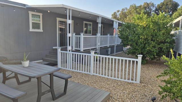 21434 Tumbleweed Way, Saugus CA: https://media.crmls.org/mediaz/29a20a4c-7e4a-46e6-b534-ebbca4fb5761.jpg