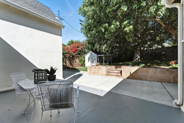 1968 Arroyo Avenue, San Carlos CA: https://media.crmls.org/mediaz/29a20c40-f856-4374-bf31-b2318fa2627e.jpg