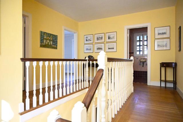 1920 Oak Knoll Drive, Belmont CA: https://media.crmls.org/mediaz/29a456d4-0833-4320-898c-c34c5c7d7c53.jpg
