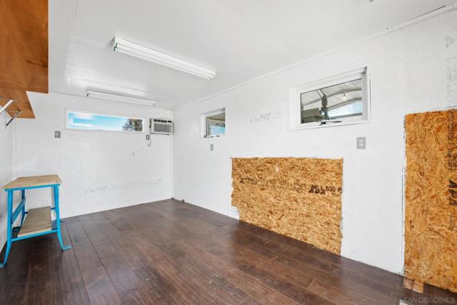 2530 Pruett Dr, Vista CA: https://media.crmls.org/mediaz/29a46753-9622-4bd6-b76d-4046ab1c1309.jpg