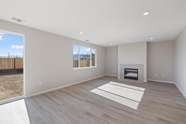 1861 Hydrangea Drive, Hollister CA: https://media.crmls.org/mediaz/29a5083d-8518-4da4-bee2-7a39cc475d2a.jpg