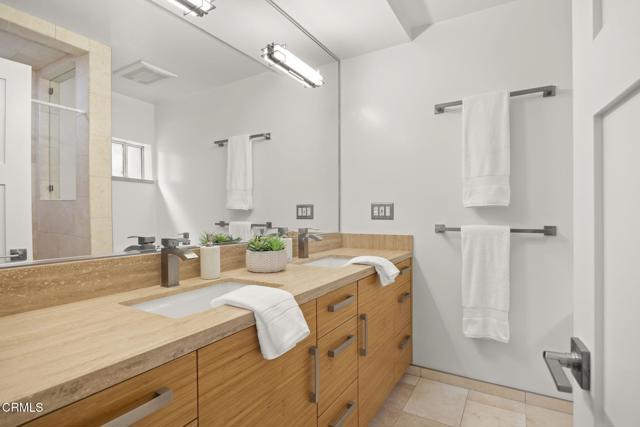 354 Arnett Avenue, Ventura CA: https://media.crmls.org/mediaz/29a52932-60ec-49a9-a639-487aa3f6bde3.jpg