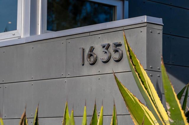 1635 Gascony Rd, Encinitas CA: https://media.crmls.org/mediaz/29a58b35-a722-4ca5-865a-9b89dc125bb3.jpg